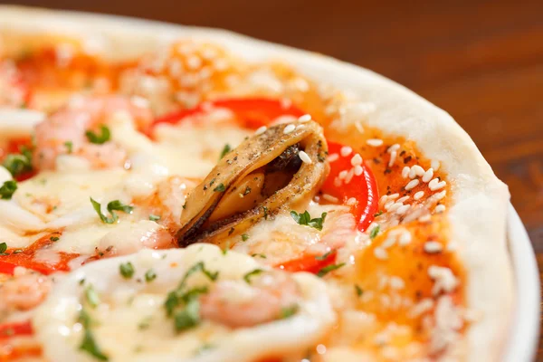 Deniz ürünleri pizza