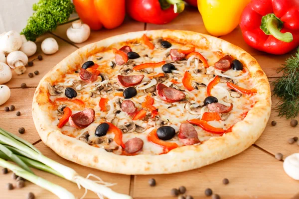 Pizza vom Feinsten — Stockfoto