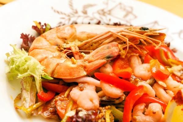 Shrimp salad — Stock Photo, Image