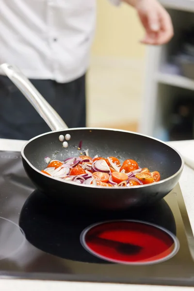 Chef en el trabajo — Foto de Stock