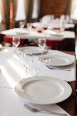 tablolar için yemek ayarla