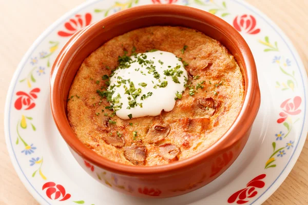 Geroosterde aardappelen in pot — Stockfoto