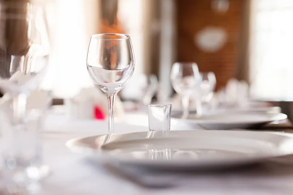 Tablas preparadas para la comida — Foto de Stock