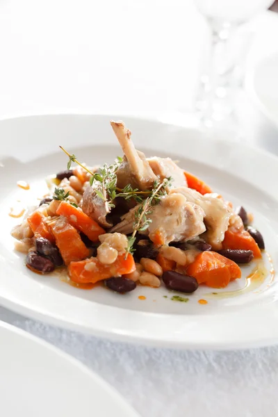 Rabbit with vegetables — Stock Photo, Image