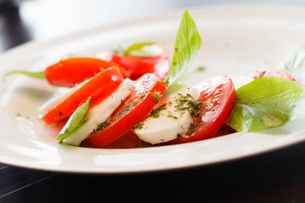 西红柿和意大利干酪 — 图库照片