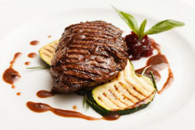 Izgara biftek.