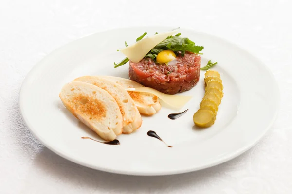 Beef tartar — Stock Photo, Image