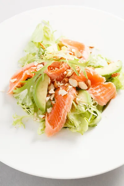 Sallad med lax — Stockfoto