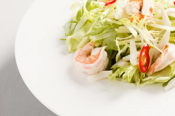 Insalata con gamberetti — Foto Stock