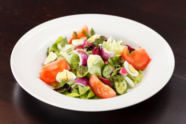 sebze salatası yumurta