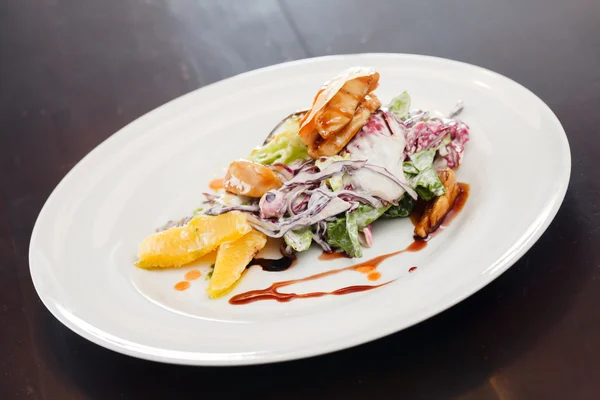 Salad with chicken — Stock Photo, Image