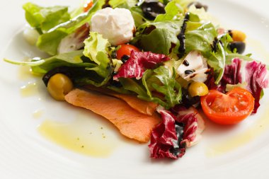 taze salata somon