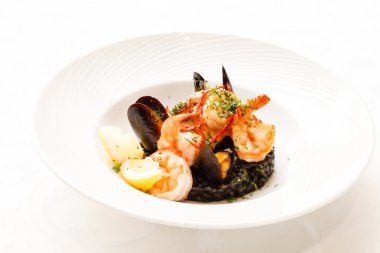 Risotto plaka üzerinde