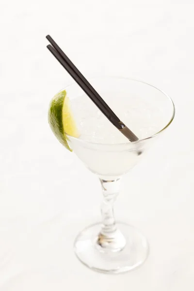 Cocktail met limoen — Stockfoto