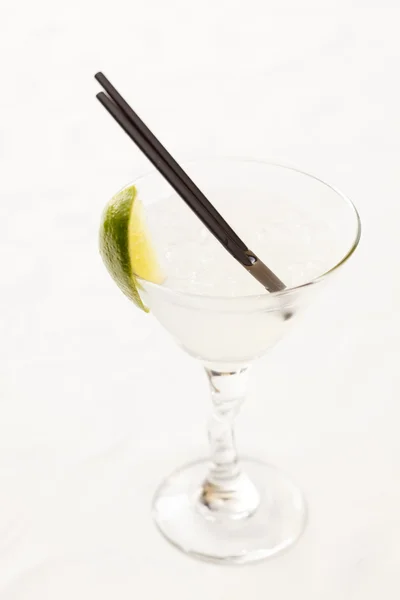 Cocktail mit Limette — Stockfoto