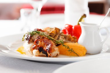 Sebzeli ızgara tavuk