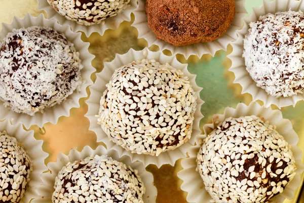 Homemade truffles — Stock Photo, Image