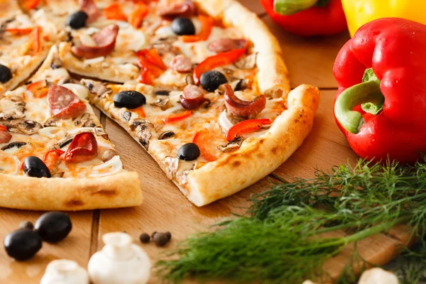 Högsta pizza — Stockfoto