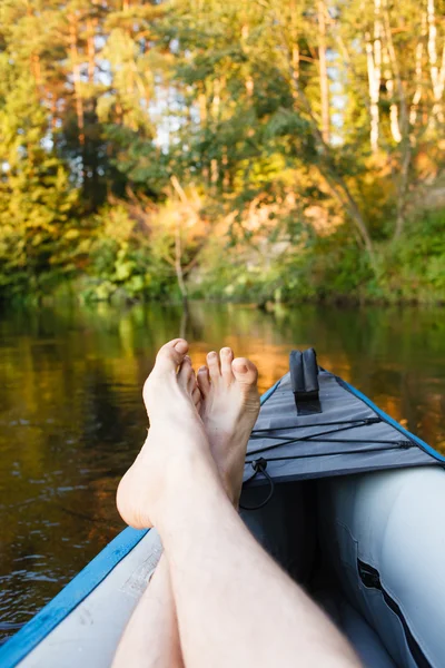 Ragazza in kayak — Foto Stock