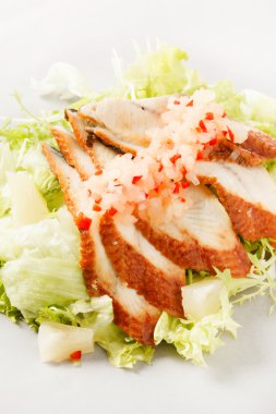 yılan balığı salatası