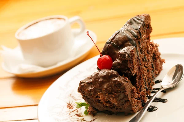 Čokoládový dort s cappuccinem — Stock fotografie