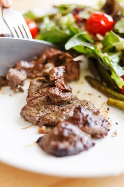 salata ile sığır eti