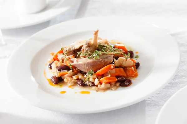 Rabbit with vegetables — Stock Photo, Image