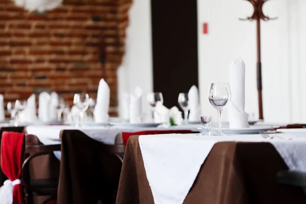 Tablas preparadas para la comida — Foto de Stock