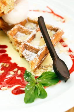 Ahududu reçeli ile Belçika waffle