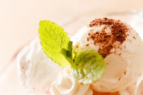 Dessert with ice cream — Stock Photo, Image