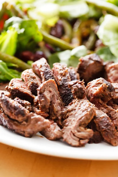 Salad with Sliced Beef and Cherry Tomato — Stock Photo, Image