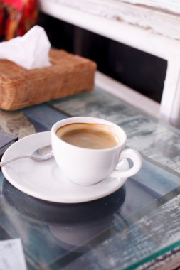 Bir fincan kahve.
