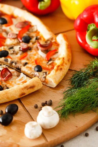 Högsta pizza — Stockfoto