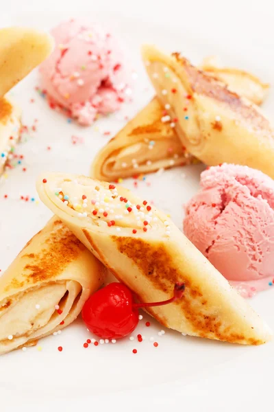 Panqueques con helado para niños — Foto de Stock