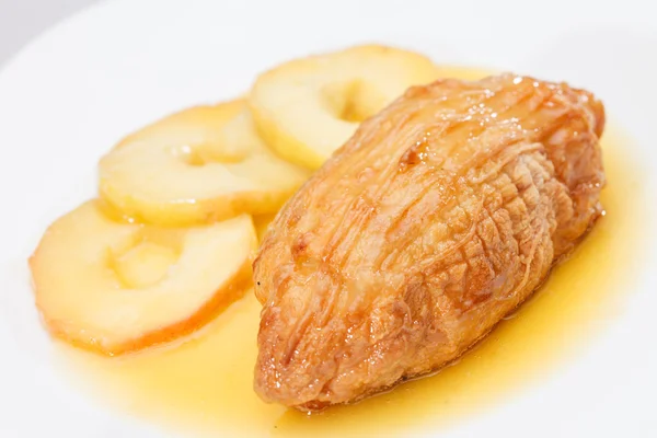 Chicken with apple — Stock Photo, Image