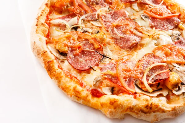 Smakelijke pizza — Stockfoto