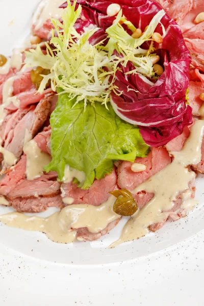 Roastbeef mit Sauce — Stockfoto