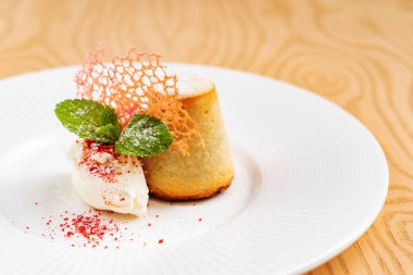 Vanilyalı dondurma.