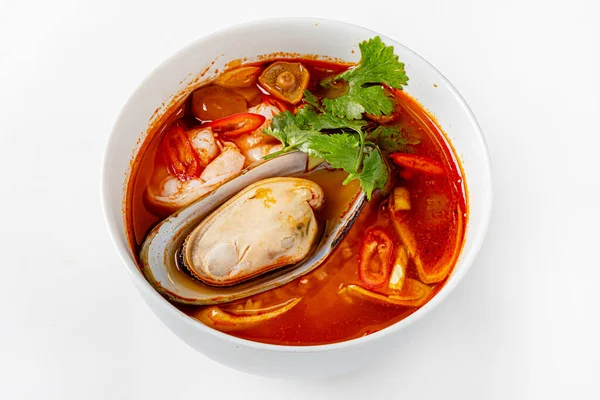 Bouillabaisse Traditionele Franse Vissoep Bovenste Weergave Witte Achtergrond — Stockfoto