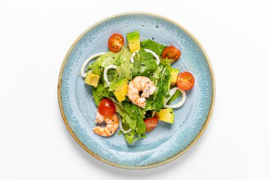 Beyaz karidesli salata