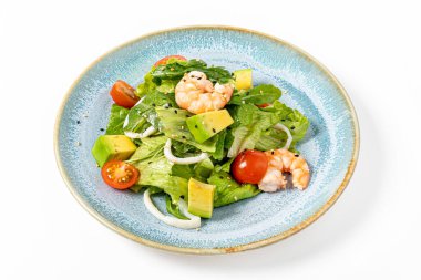 Beyaz karidesli salata