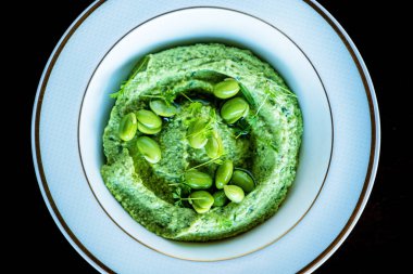 edamame fasulyeli yeşil humus.