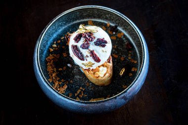 Cevizli ve dondurmalı kış tatlısı.