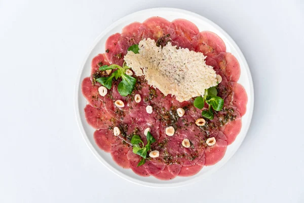 Rindfleisch Carpaccio Auf Weißem Hintergrund — Stockfoto