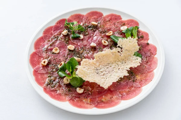 Carpaccio Carne Fundo Branco — Fotografia de Stock