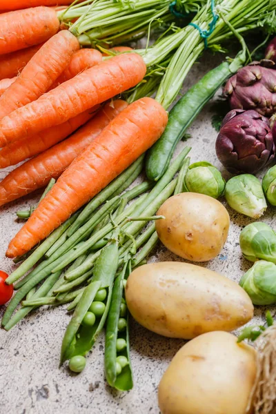 Frisches Gemüse Auf Dem Tisch — Stockfoto