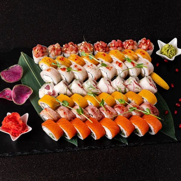 Sushi Fundo Preto — Fotografia de Stock