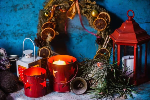 Candele Natale Sullo Sfondo Della Neve — Foto Stock