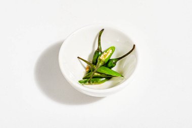 Olgun yeşil biberli biber. 