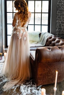 Çatı katında mutlu gelin 